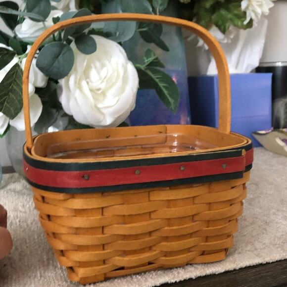 Longaberger 1992 Small Strawberry Basket with Protector - Picture 2 of 5